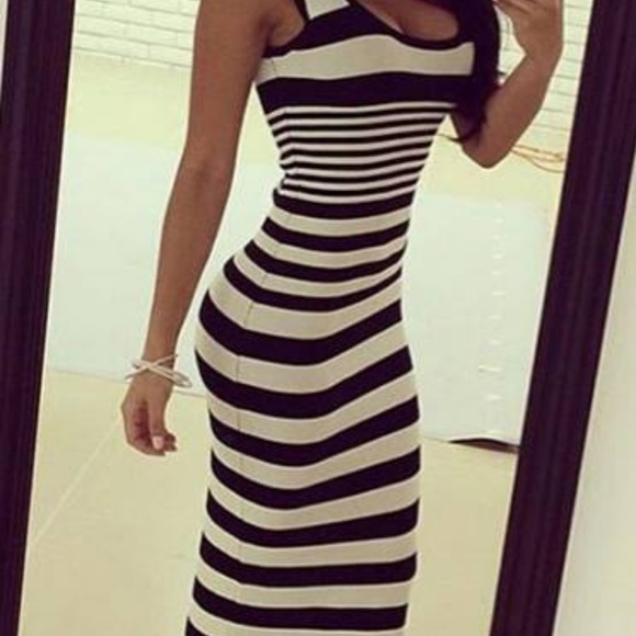 Maxi Dress - Black and White / Horizontal Stripes - Picture 2 of 2